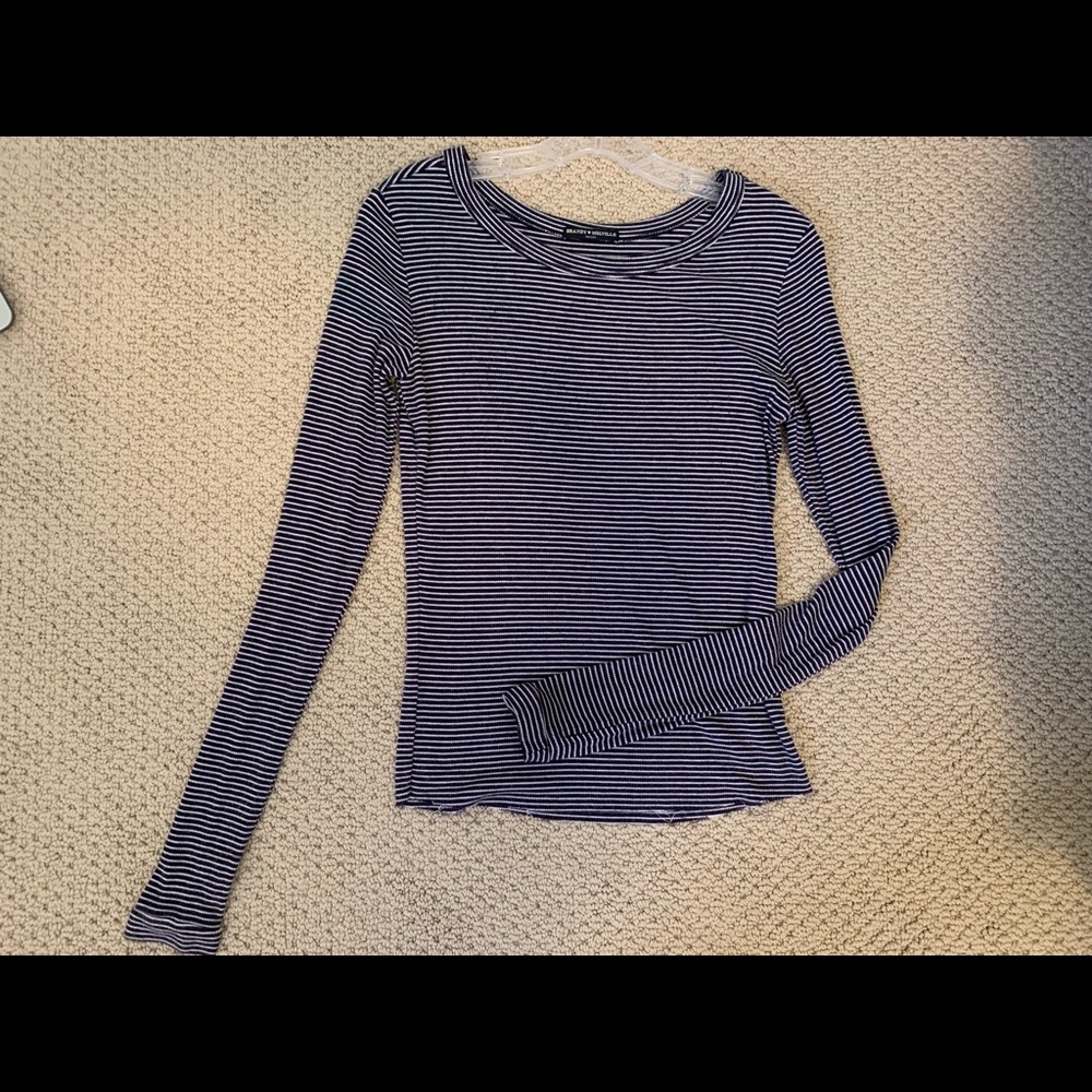 Scoop neck top
